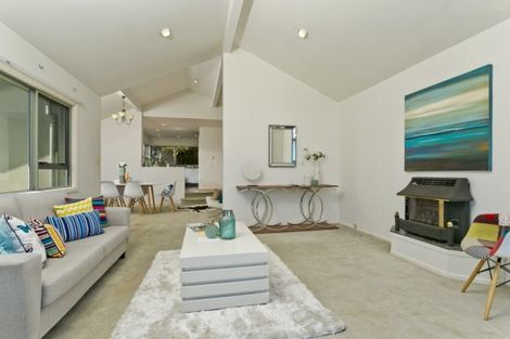 Photo of property in 26 Taroka Close, Pinehill, Auckland, 0632