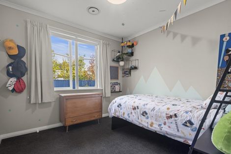 Photo of property in 1 Sinclair Avenue, Highbury, Palmerston North, 4412