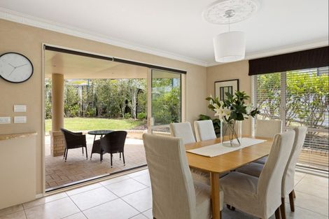 Photo of property in 52 Grovenor Drive, Orewa, 0931