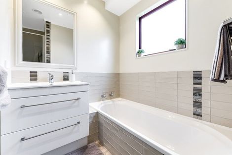 Photo of property in 51a Collins Road, Melville, Hamilton, 3206