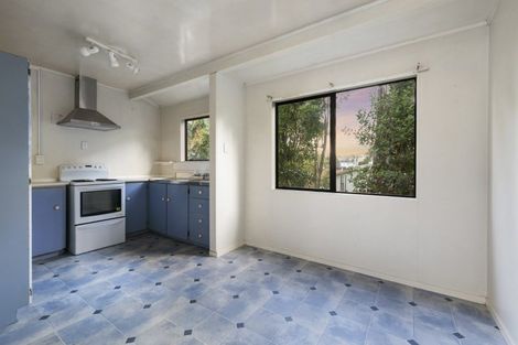 Photo of property in 2/13 Thalia Place, Totara Vale, Auckland, 0629