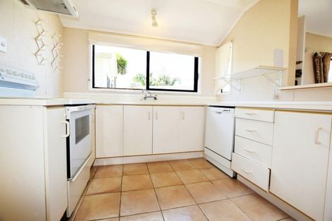 Photo of property in 3 Chardon Place, Henderson, Auckland, 0612