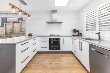 Photo of property in 74 Kotare Street, Waikanae, 5036