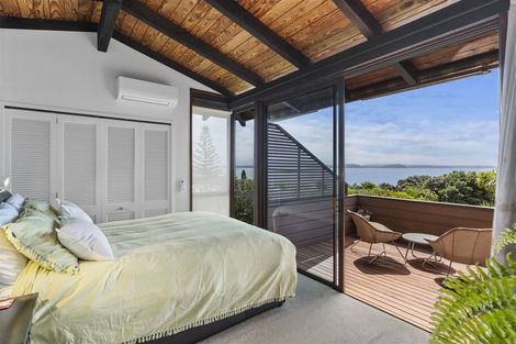 Photo of property in 60 Pacific Parade, Army Bay, Whangaparaoa, 0930