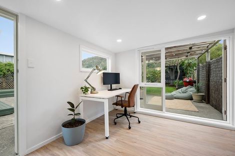 Photo of property in 39 Tuatoru Street, Eastbourne, Lower Hutt, 5013
