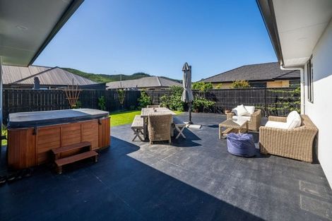 Photo of property in 6 George Fyfe Way, Wakefield, 7025