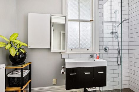 Photo of property in 55 Springs Road, Parakai, 0830