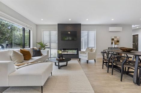 Photo of property in 63a Hellyers Street, Birkdale, Auckland, 0626