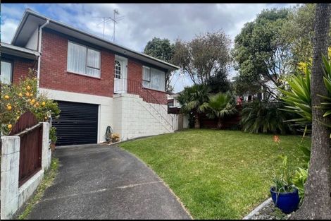 Photo of property in 1/3 Forsythe Place, Massey, Auckland, 0614