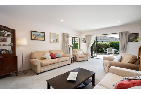 Photo of property in 75 Frankleigh Street, Somerfield, Christchurch, 8024