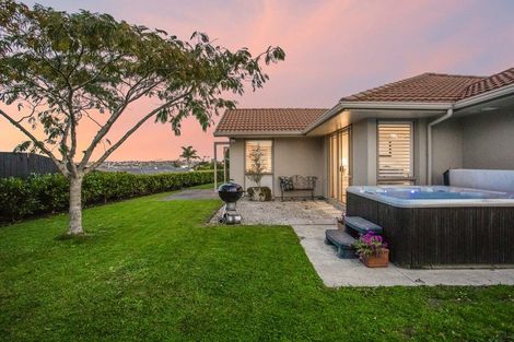 Photo of property in 113 Tauranga Place, Orewa, 0931