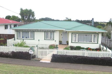 Photo of property in 2/36 Roberts Road, Glenfield, Auckland, 0629