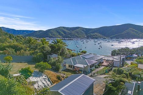 Photo of property in 374a Waikawa Road, Waikawa, Picton, 7220