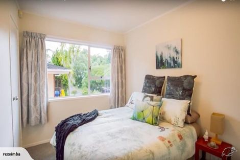 Photo of property in 2/20 Malters Place, Browns Bay, Auckland, 0630