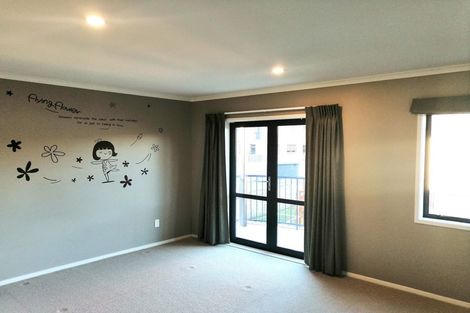 Photo of property in 13 Sonoma Crescent, Oteha, Auckland, 0632