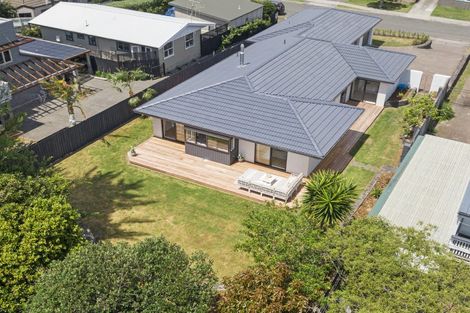Photo of property in 111 Dickson Road, Papamoa Beach, Papamoa, 3118