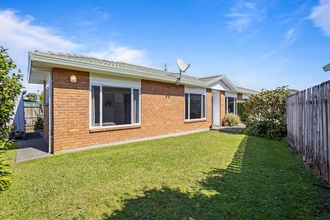Photo of property in 2/10 Ross Crescent, Orewa, 0931