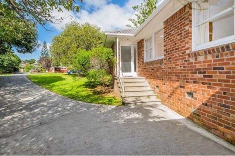 Photo of property in 122 Moore Street, Hillcrest, Auckland, 0627