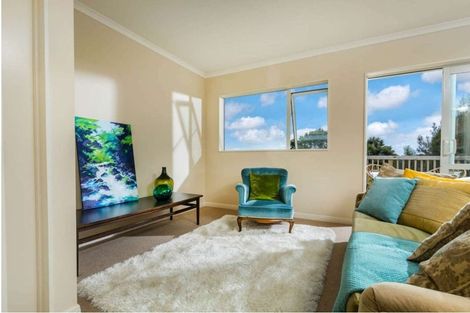 Photo of property in 4a Viridian Lane, Greenhithe, Auckland, 0632