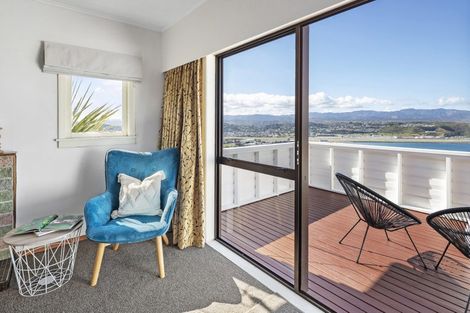 Photo of property in 1 Auckland Terrace, Melrose, Wellington, 6023
