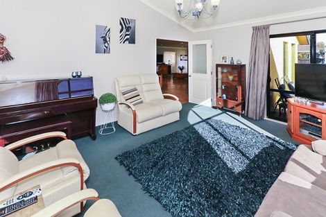 Photo of property in 23 Admiral Crescent, Flagstaff, Hamilton, 3210