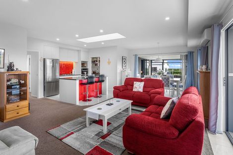 Photo of property in 9 Ruapai Drive, Levin, 5571