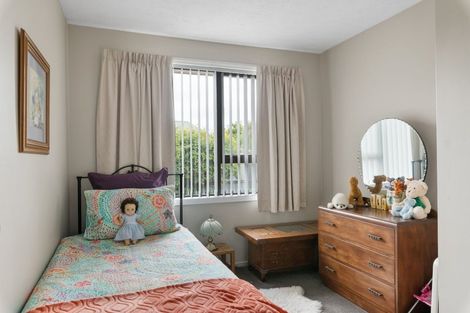 Photo of property in 23 Momorangi Crescent, Redwood, Christchurch, 8051