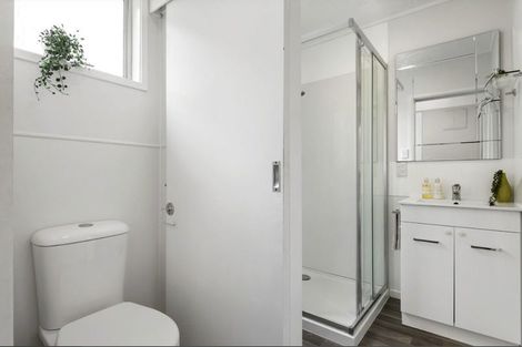 Photo of property in 1/21 Bonito Place, Bayview, Auckland, 0629