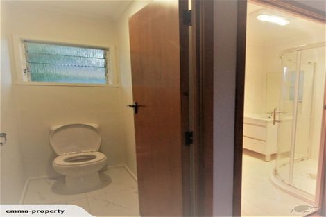 Photo of property in 2/18 Shakespeare Road, Milford, Auckland, 0620