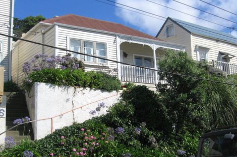 Photo of property in 4 Hanson Street, Mount Cook, Wellington, 6021