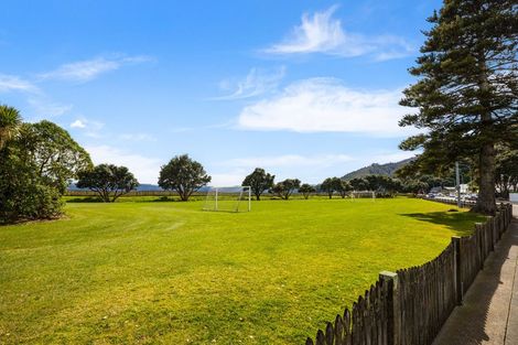 Photo of property in 39 Marine Parade, Eastbourne, Lower Hutt, 5013