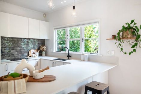 Photo of property in 7 Knight Avenue, Mount Albert, Auckland, 1025