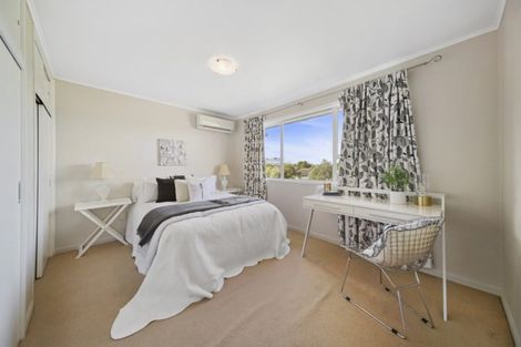 Photo of property in 16 Judkins Crescent, Cockle Bay, Auckland, 2014