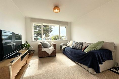 Photo of property in 5a Waipani Road, Te Atatu Peninsula, Auckland, 0610
