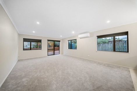Photo of property in 19a Kelwyn Road, Kelston, Auckland, 0602