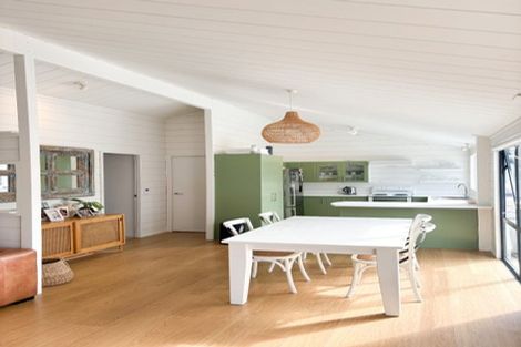 Photo of property in 4 Beach Road, Manly, Whangaparaoa, 0930