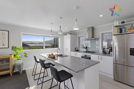 Photo of property in 157 Waipounamu Drive, Kelson, Lower Hutt, 5010