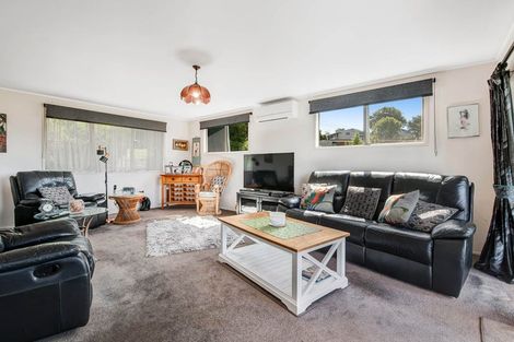 Photo of property in 18 Rimu Road, Stanmore Bay, Whangaparaoa, 0932