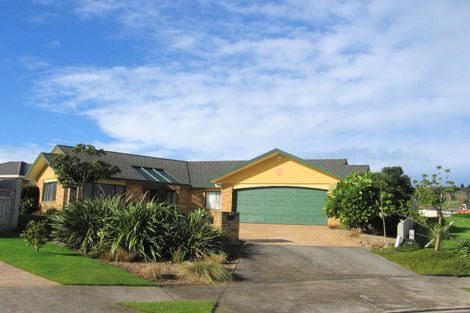 Photo of property in 20 Mulroy Place, East Tamaki Heights, Auckland, 2016