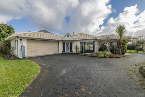 Photo of property in 32 Easton Way, Levin, 5510