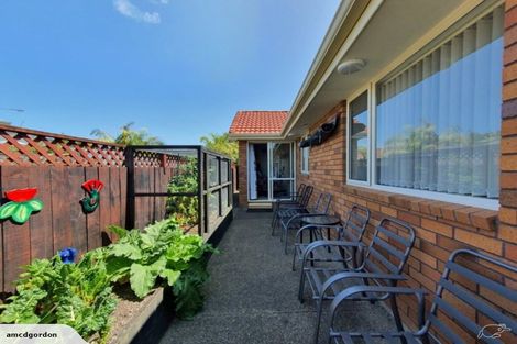 Photo of property in 3/262 Centreway Road, Orewa, 0931
