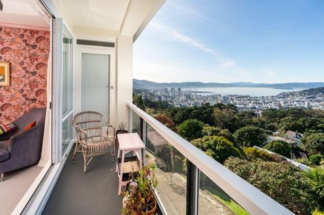 Photo of property in Harbour View Apartments, 147 Ohiro Road, Brooklyn, Wellington, 6021