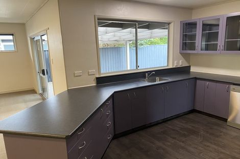 Photo of property in 92 Napier Road, Havelock North, 4130