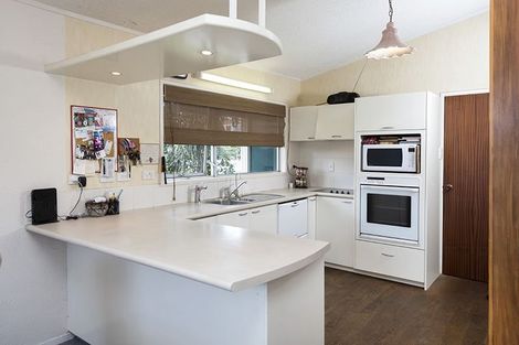 Photo of property in 12 Alton Terrace, Pakuranga Heights, Auckland, 2010