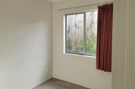 Photo of property in 171 Chivalry Road, Glenfield, Auckland, 0629
