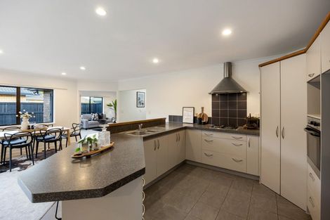 Photo of property in 33 Ravenscourt Place, Huntington, Hamilton, 3210