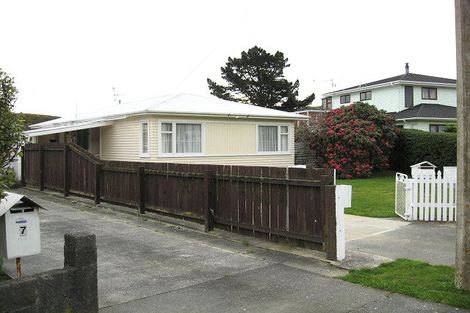 Photo of property in 9 Miles Crescent, Wainuiomata, Lower Hutt, 5014