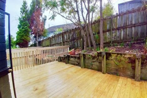 Photo of property in 2/6 Mira Place, Windsor Park, Auckland, 0632