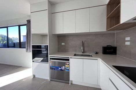 Photo of property in 10/535 Swanson Road, Ranui, Auckland, 0612
