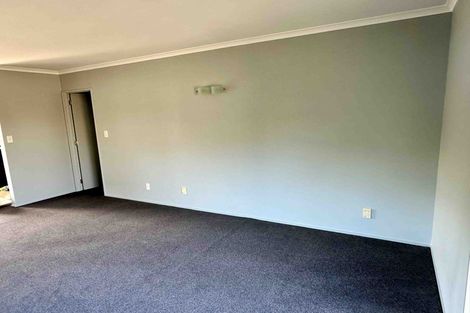 Photo of property in 2/327 Botany Road, Golflands, Auckland, 2013